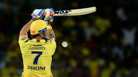 ‘Please continue to captain CSK’, Pilot tells MS Dhoni | Video | Mint