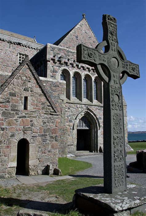 Celtic Cross, Iona, Scotland Photograph by Jacqi Elmslie - Pixels