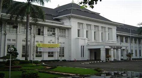 Universitas Indonesia Kampus Salemba - Homecare24