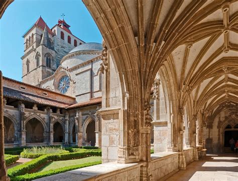 La cathédrale Saint-Étienne de Cahors, un ensemble architectural unique