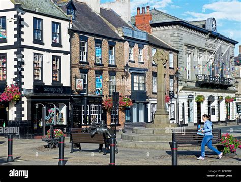 Knaresborough market square hi-res stock photography and images - Alamy