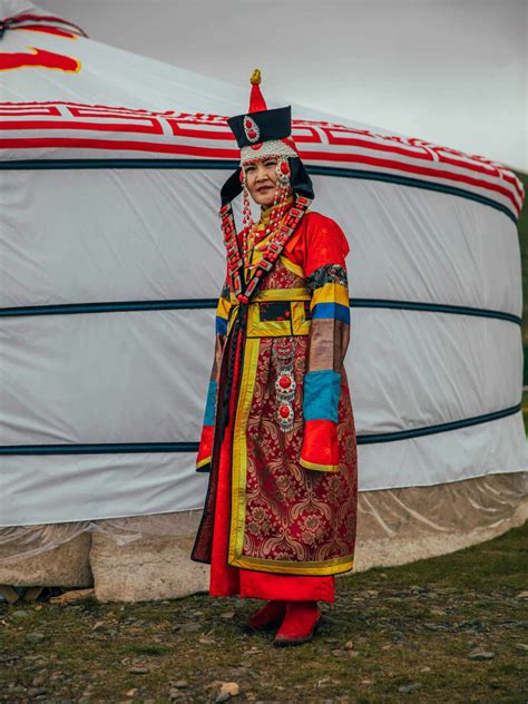 Mongolian Deel Clothing Interesting 5 facts