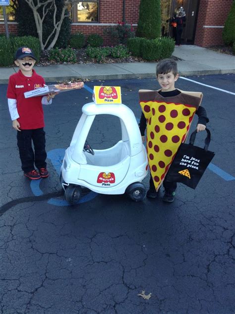 Pizza and pizza delivery costume. Cute duo idea! | Pizza halloween ...