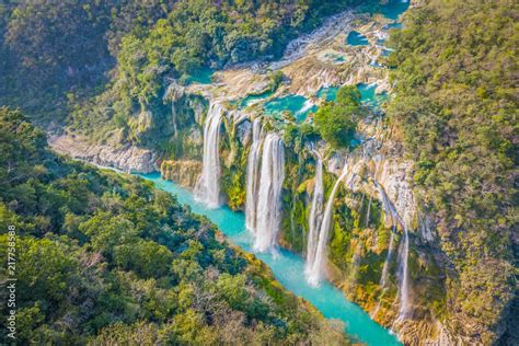 Poster Amazing crystalline blue water of Tamul waterfall at Huasteca ...