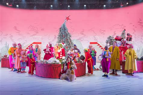 The Grinch Musical Nbc - These Bts Photos From Nbc S The Grinch Musical ...