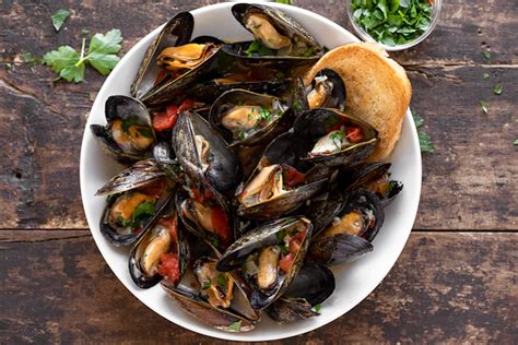 Steamed Mussels | The Cozy Apron