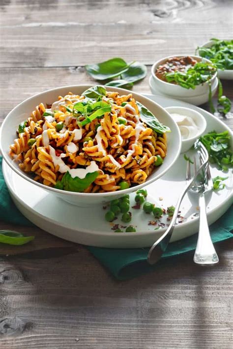 Fuslli Pasta With Spinach, Peas and Tomatoes - Cubes N Juliennes