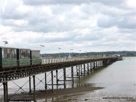 Hythe Pier Railway Hampshire. The oldest pier railway to have been in ...