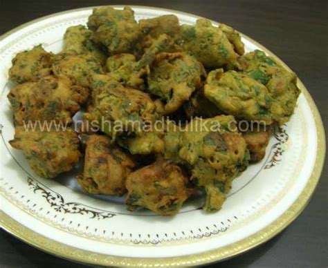 Palak Pakoda Recipe – Spinach Fritters - Nishamadhulika.com