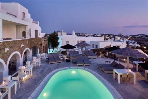 8 Best Hotels in Mykonos for a Luxurious Vacation