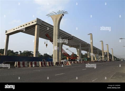 Dhaka Elevated Expressway (DEE) construction area at Banani Stock Photo ...