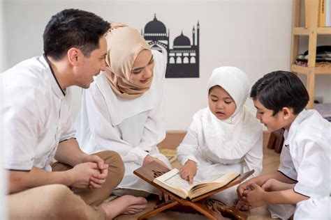 Mengenalkan Agama Islam pada Anak Sejak Dini - Blog Sekolah.mu