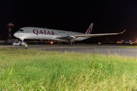 Freshly Painted Qatar Airways Airbus A350 - AirlineReporter ...