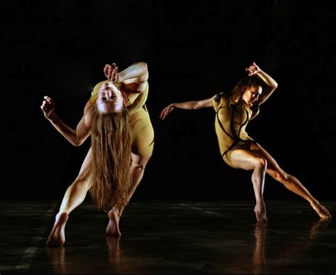 Dance Preview: MOMIX -- Not Your Average Dance Company - The Arts Fuse