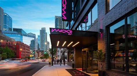 Moxy Chicago Downtown – Hotel Review | Condé Nast Traveler