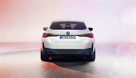 BMW i4 revealed, four-door EV promises 300-mile range - CNET