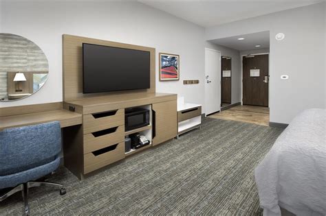 Hampton Inn Boston Logan Airport Chelsea | Stress-Free Stays & Parking ...