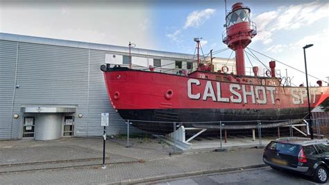 Southampton Solent Sky Museum reveals extension plans - BBC News