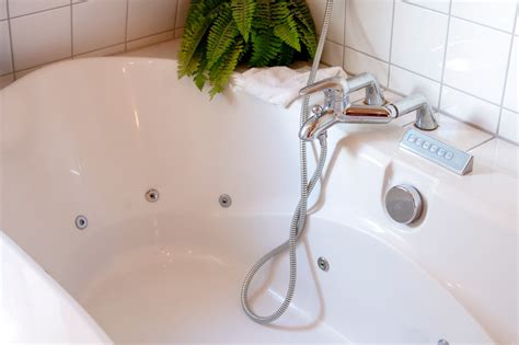 Cleaning your Whirlpool Tub | Terry's Plumbing | Pittsburgh