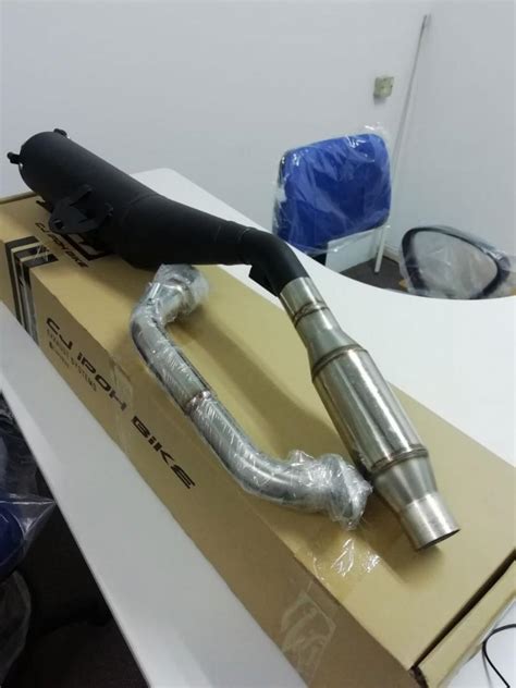 Yamaha R15 v3 exhaust full system 32x35mm, Motorcycles, Motorcycle ...