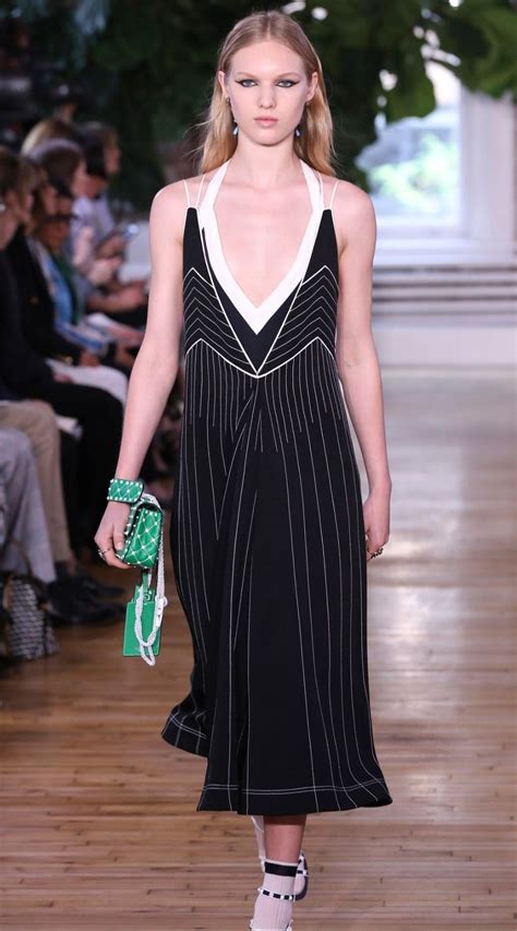 Maison Valentino 2017 | Fashion, Slip dress, Catwalk