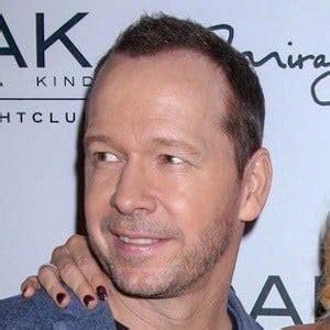 Donnie Wahlberg - Age, Family, Bio | Famous Birthdays