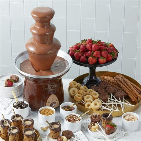 Wilton Chocolate Pro Chocolate Fountain - Chocolate Fondue Fountain, 4 ...