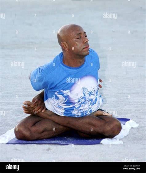 Hip Hop Mogul Russell Simmons does yoga class on Miami Beach with his ...