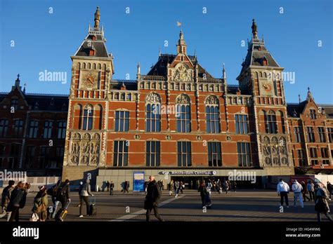 Amsterdam Centraal Railway Station, Amsterdam's main central train ...