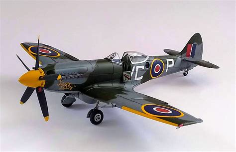 Supermarine Spitfire FR Mk.XIV - Airfix A05135 | kingshobby.com