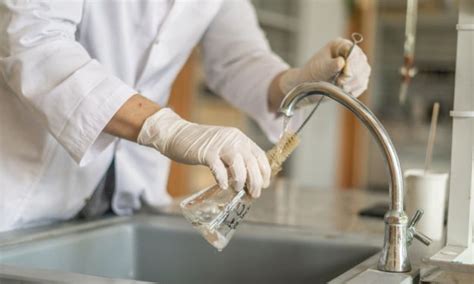 Tips for Cleaning Lab Glassware - USA Lab