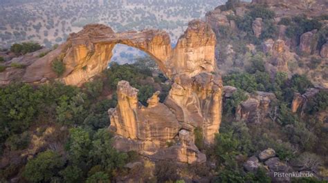 Naturbrücke in Mali: L’Arche de Kamadjan - Pistenkuh