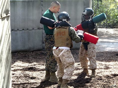 US Marines Eye Plan to Put Women in Combat Training, marine pugil ...