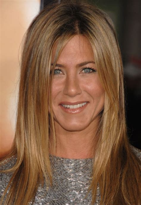 Jennifer Aniston With Dark Blond Hair | Jennifer Aniston's Natural Hair ...