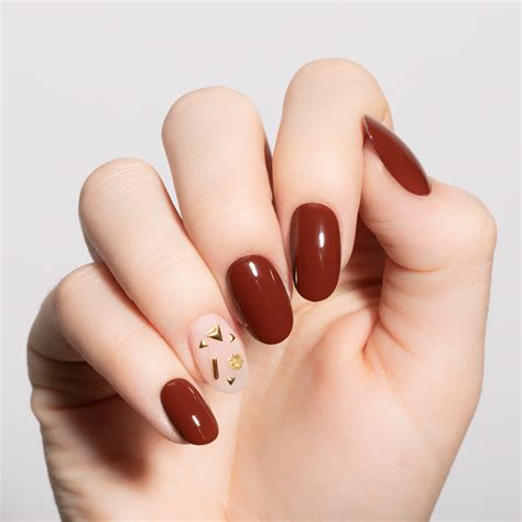 Get Chic Thanksgiving Nail Art With Rust Brown Polish & Gold Charms ...