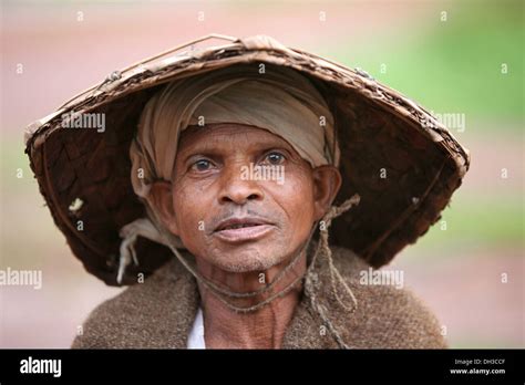 Baiga tribe hi-res stock photography and images - Alamy