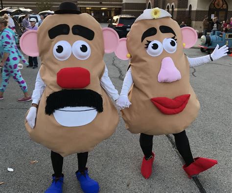 Mr. & Mrs. Potato Head Costumes: 6 Steps