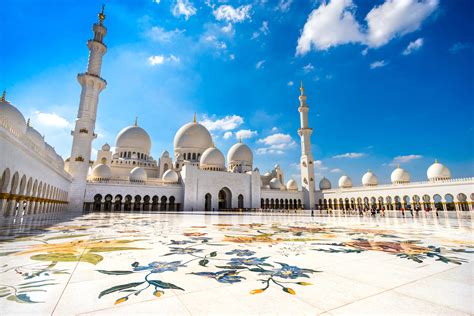 Sheikh Zayed Grand Mosque in Abu Dhabi has reopened to visitors ...