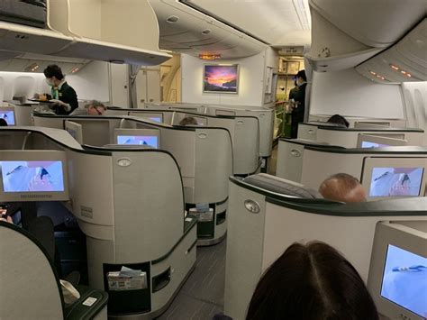 EVA Air Boeing 777-300ER Business Class Toronto to Taipei Review ...