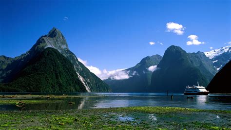 Travel Trip Journey : Milford Sound New Zealand