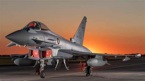 Qatar receives its first Eurofighter Typhoon at official ceremony in ...