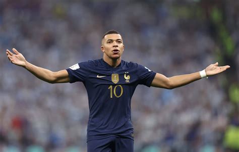 World Cup 2022 top goalscorers: Mbappe pips Messi to Golden Boot in ...