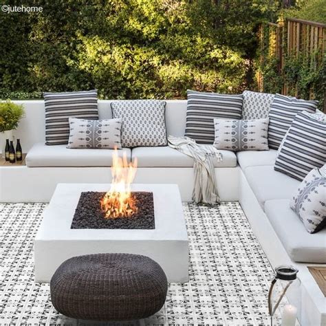 Les indispensables pour une terrasse conviviale | Décoration jardin ...