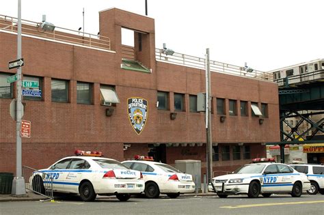 P044 NYPD Police Station Precinct 44, Concourse, Bronx, New York City ...