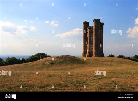 Summer view of Broadway Tower, Broadway village ,Worcestershire ...