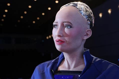 Is Sophia Robot using AI or is it a Marketing Stunt? - Unite.AI