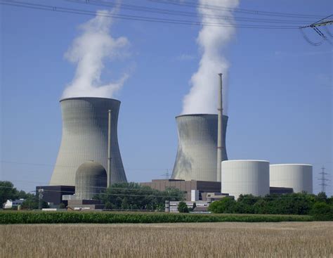 File:Gundremmingen Nuclear Power Plant.jpg - Wikipedia, the free ...