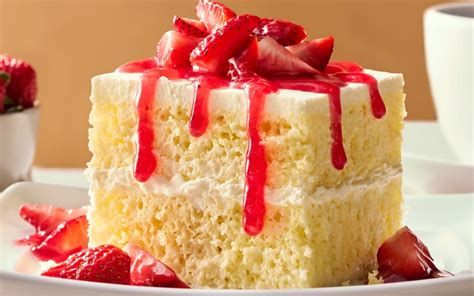 Olive Garden Adds New Strawberry Cream Cake To Dessert Menu - The Fast ...