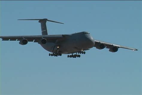 LOCKHEED C-5 GALAXY | Lockheed C-5 Galaxy landing at the 200… | Flickr