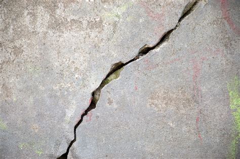 Causes of Concrete Foundation Cracks | Basement Waterproofing